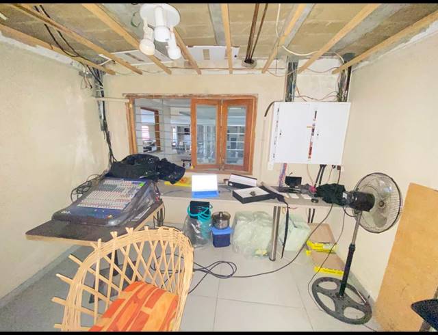 243M² BUSINESS FOR SALE IN KANYAMAZANE
